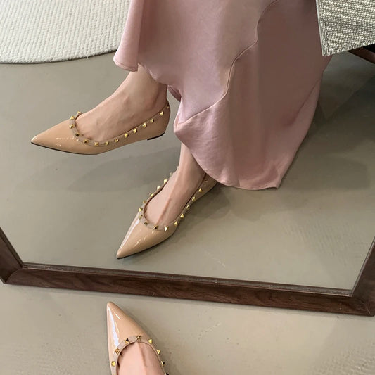 Fashion Autumn Ladies Dress Shoes Pointed Toe Shallow Mouth Patent Leather Rivets Comfortable Inner Higher Women Pumps