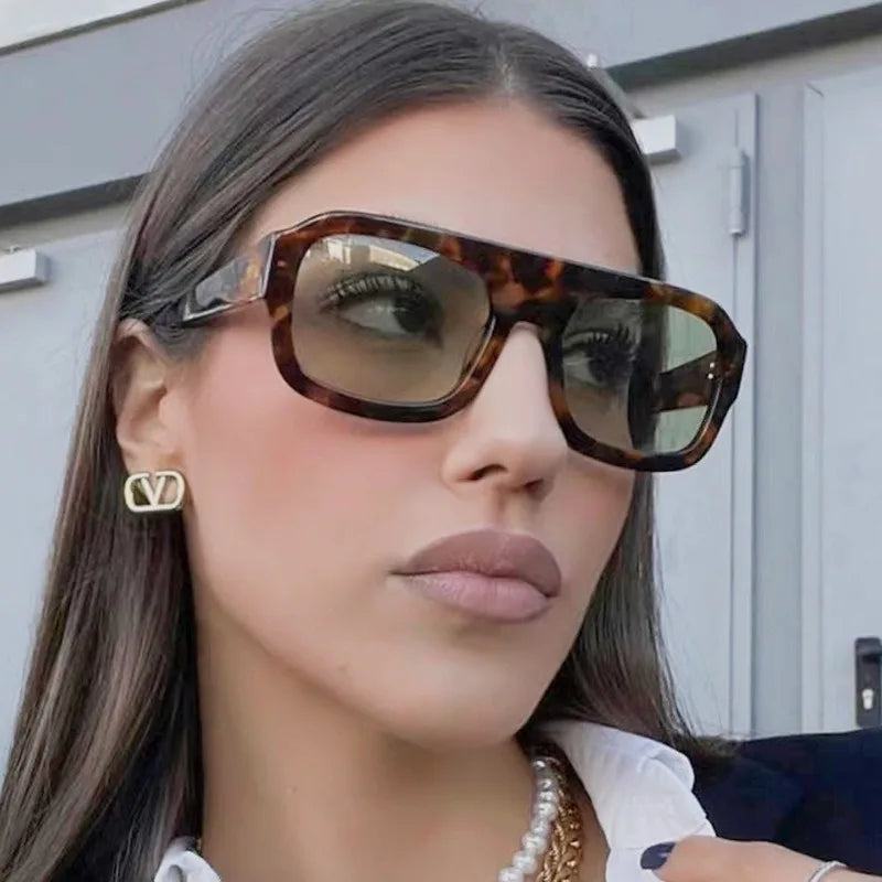 Trendy Women's Square Frame Sunglasses New Retro Trendy Sun Glasses High-End Street Photography Glasses