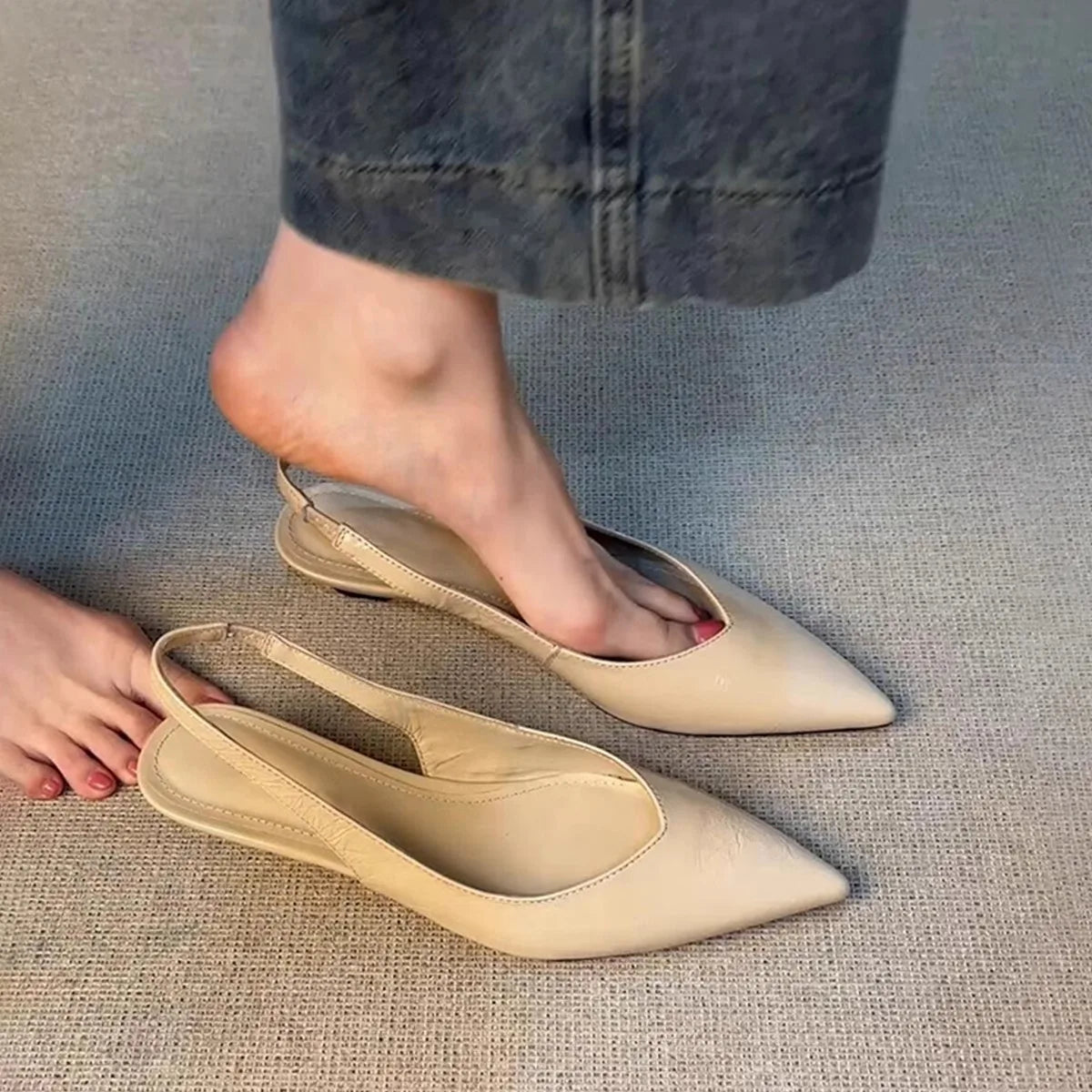 All-Match Low Sandals Woman Leather Shoes Closed Toe Summer Heels Shallow Mouth Low-heeled Retro Pointed Girls Open Comfort Eleg